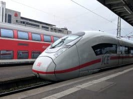Comprendre l’espace tgvmax : tout ce que vous devez savoir silver and red bullet train