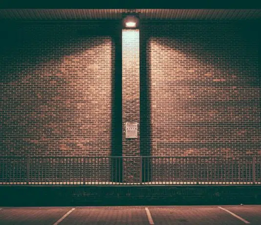 Pourquoi faut-il garer sa voiture sur un parking privé ?