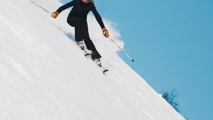 Vacances d'hiver : quelles différences entre les skis pour homme et femme ?